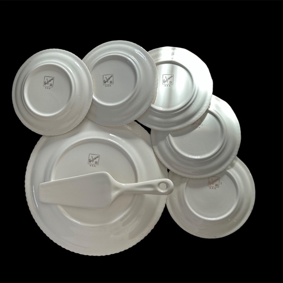 Vintage Harkerware Cabin China dishes-great condition - Picture 2 of 2